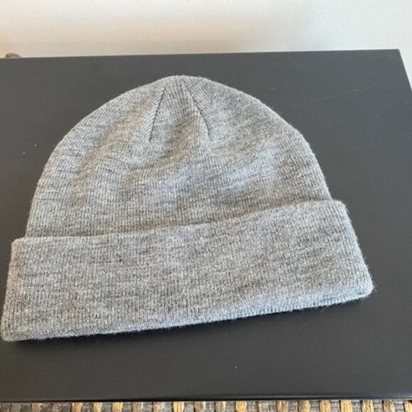 Title: TRUE x Jack & Jones Gray Knit Beanie Winter Hat Unisex - Picture 2 of 4